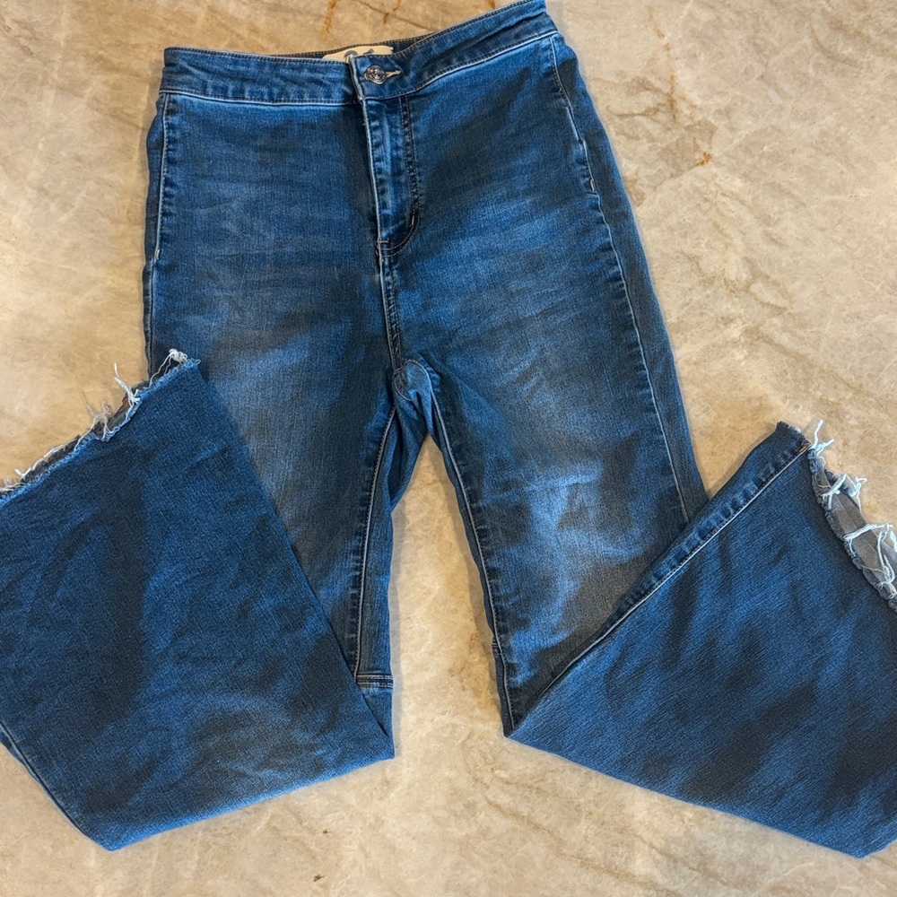 Stylish Blue Frayed Hem Jeans Free People size 26